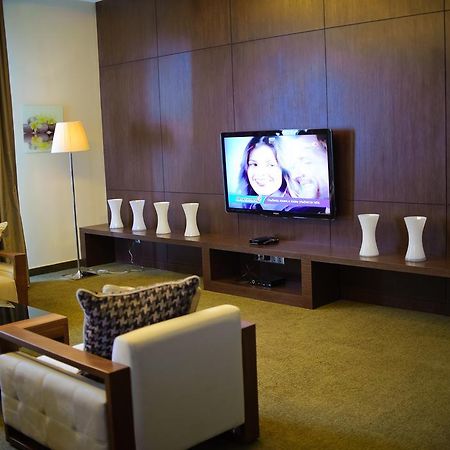 Voyage Hotel Karagandy Esterno foto