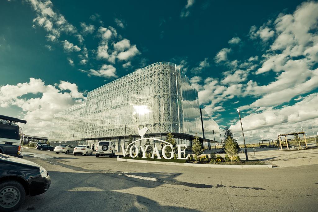 Voyage Hotel Karagandy Esterno foto