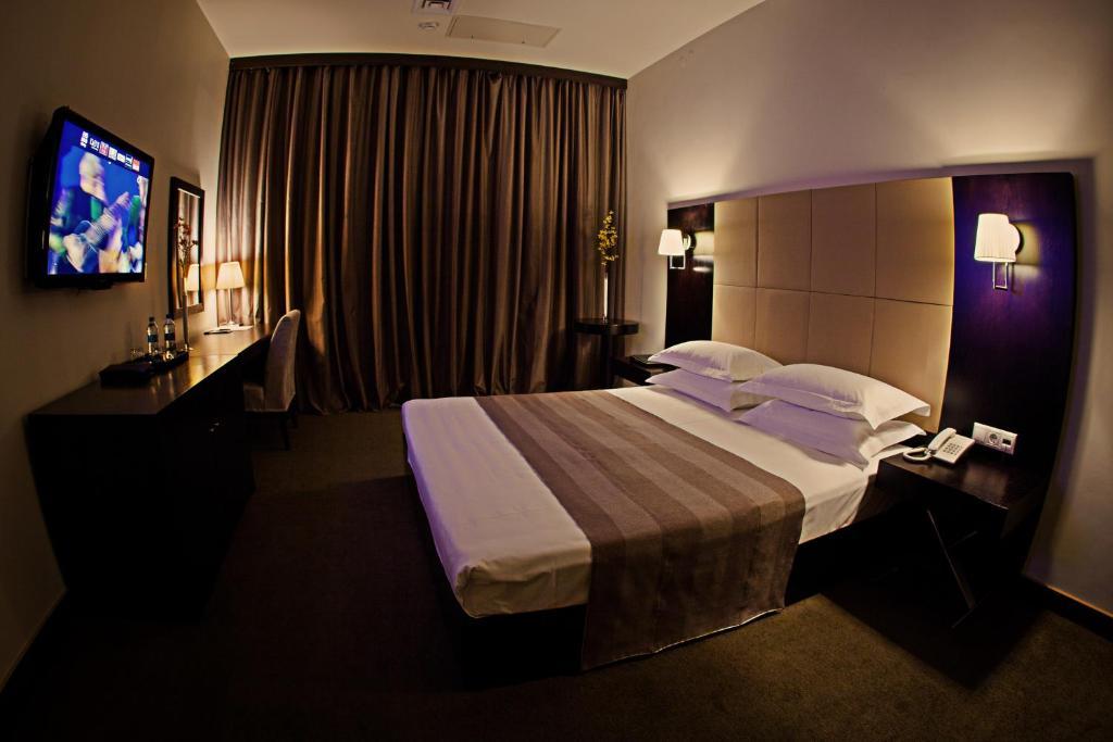 Voyage Hotel Karagandy Camera foto