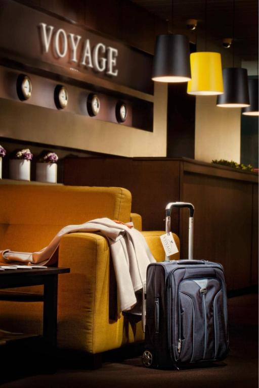 Voyage Hotel Karagandy Esterno foto