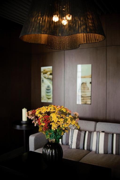 Voyage Hotel Karagandy Esterno foto